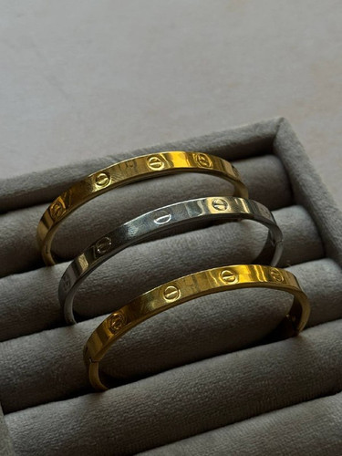 دستبند لاو کارتیر