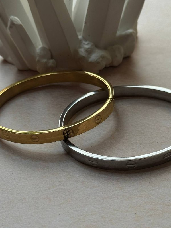 دستبند لاو کارتیر