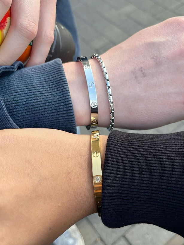 دستبند لاو کارتیر