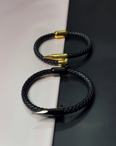 دستبند مردانه چرم میخی با قفل مگنتی استیل رنگ ثابت