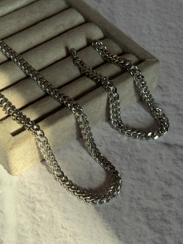 ست دستبند و گردنبند مردانه مدل چهاروجهی استیل رنگ ثابت