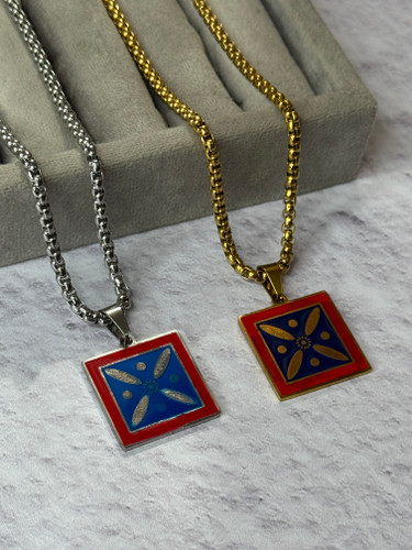 گردنبند درفش کاویانی | نماد شکوه و آزادی ایران باستان