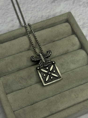 گردنبند درفش کاویانی و شهباز | نماد اقتدار و آزادی ایرانی