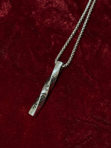 گردنبند مردانه خط میخی ایران | پلاک مکعبی تاریخی